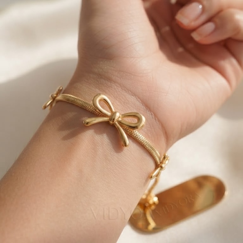 Elegance Bow Gold-Finish Bracelet